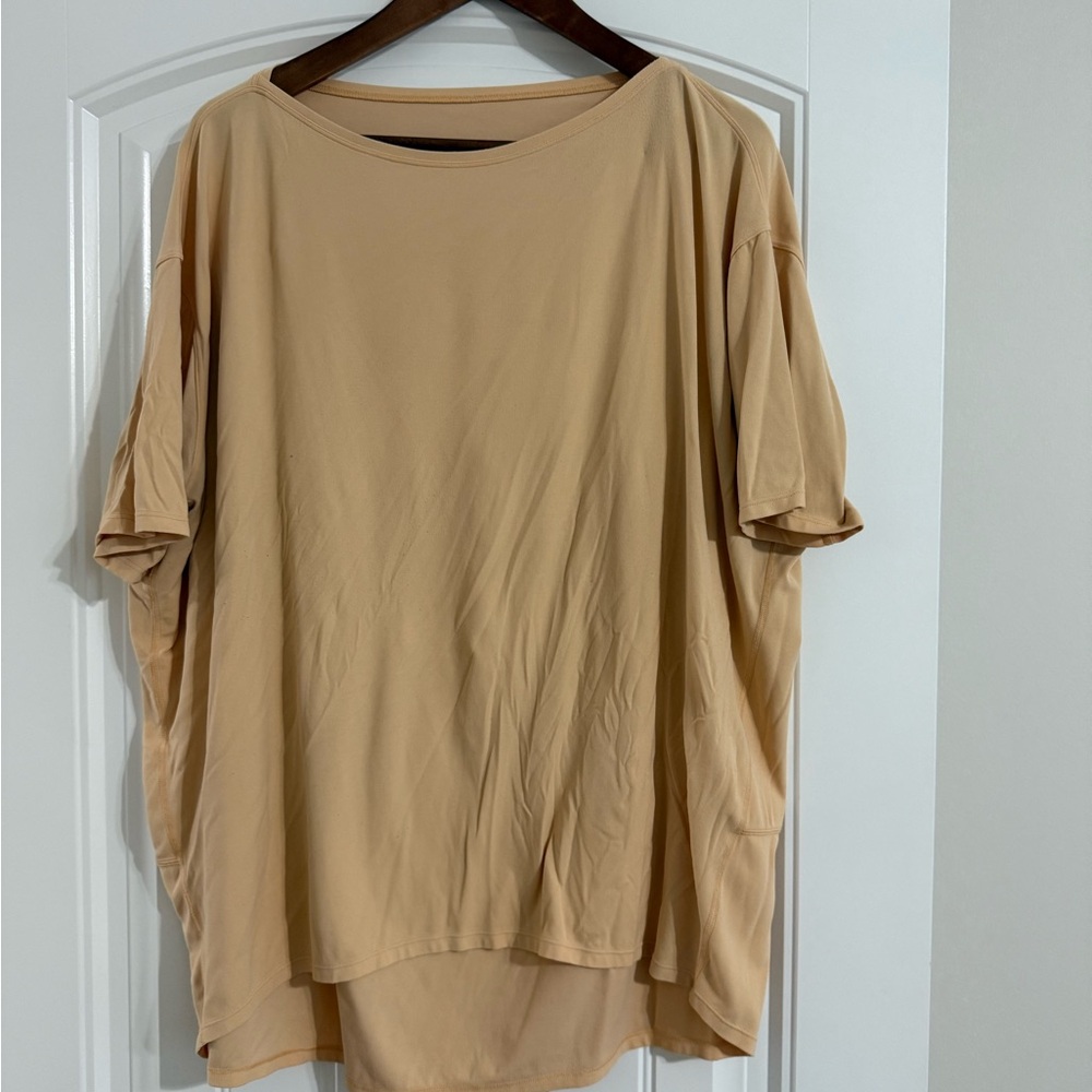 lululemon back in action top